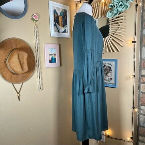 SEE U SOON | Puff Sleeve Emerald Smocked Oversized Wrap Dress - Picture 5 of 14